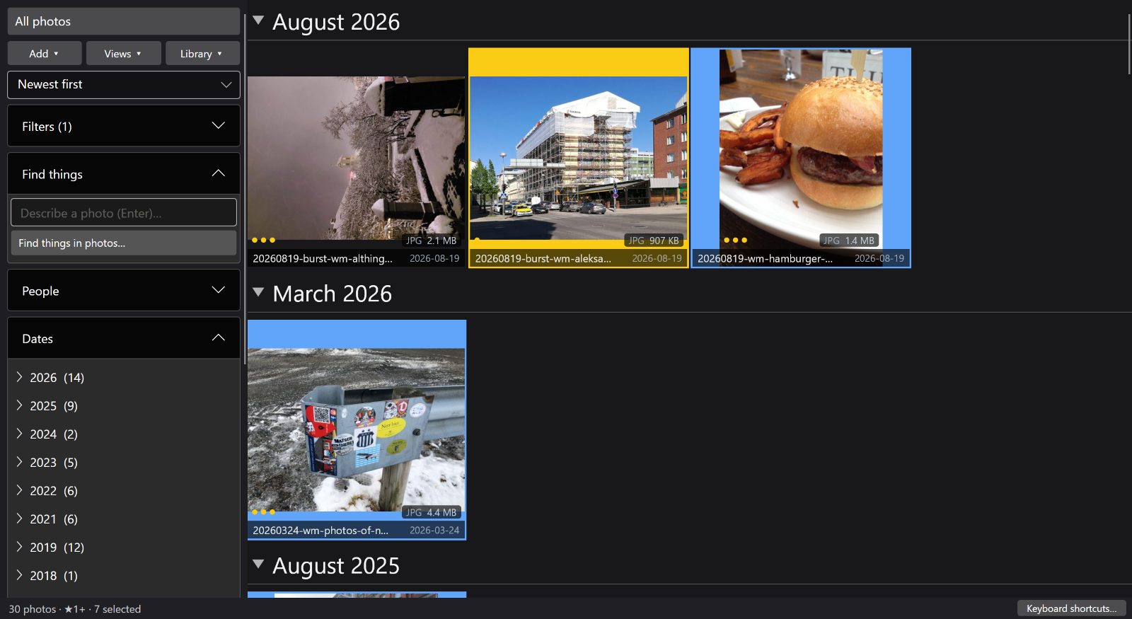 Real Windows screenshot: rated photos selected in the demo catalogue. These are not client wedding photographs.