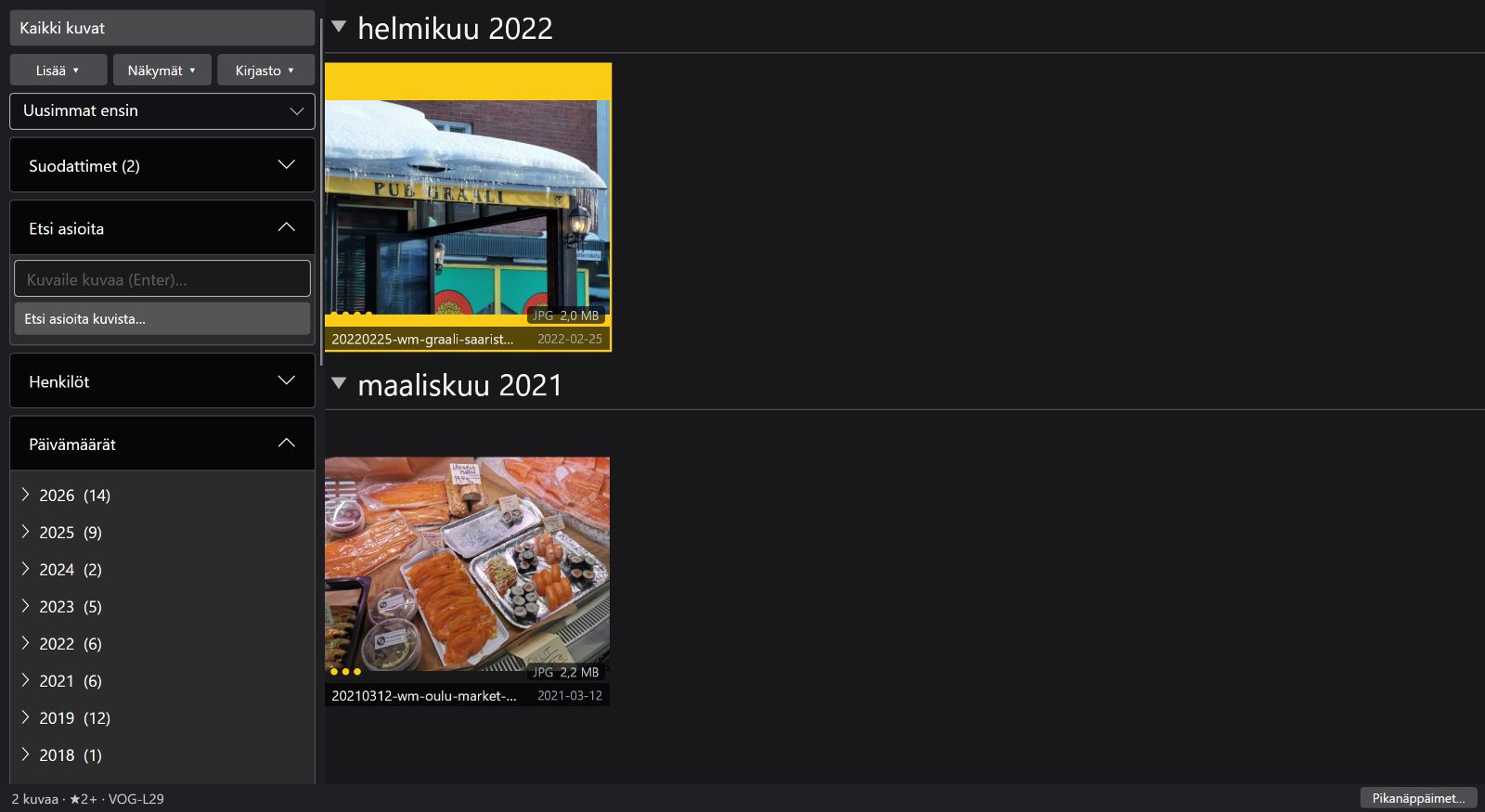 Sivupalkin suodatinlohko, jossa on valittuna kamera ja luokitus, ja vieressä rajattu ruudukko.
